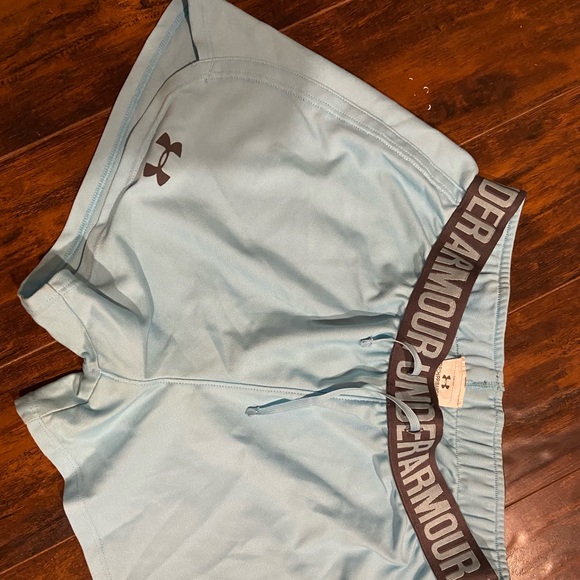 UA SHORTS - Picture 1 of 1